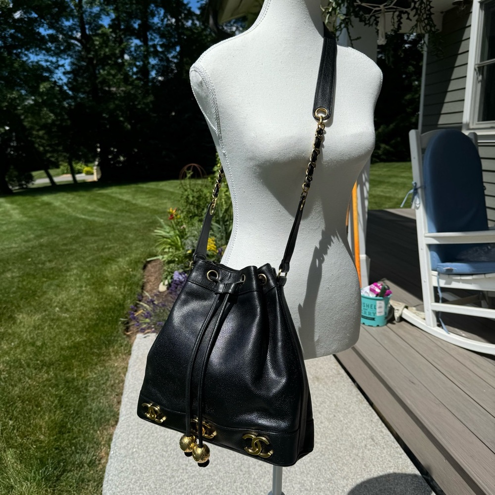CHANEL RARE vintage 1991,6 CC bucket bag,auth. Card, box, dust bag. LARGE SIZE - Picture 4 of 16